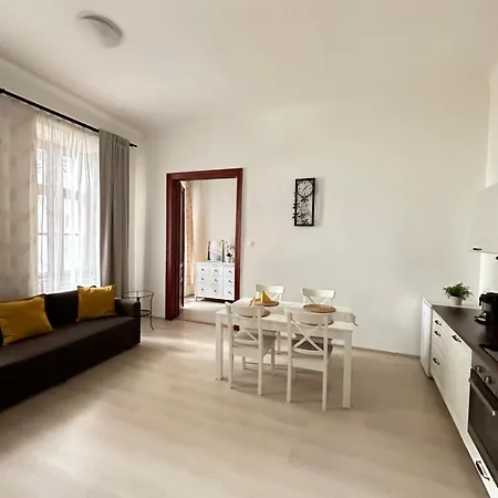 In Historical Part - Old Town Top Address דירה